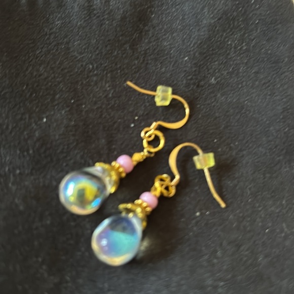 Handmade drop earrings. They are about 1:20 inches and the bead changes color! - Picture 3 of 3